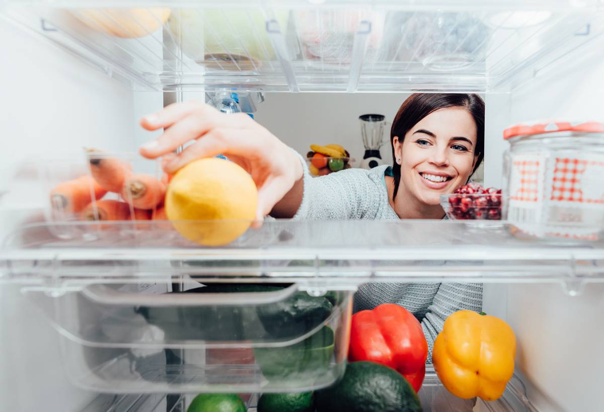 Come conservare correttamente i cibi nel frigo per farli durare di più